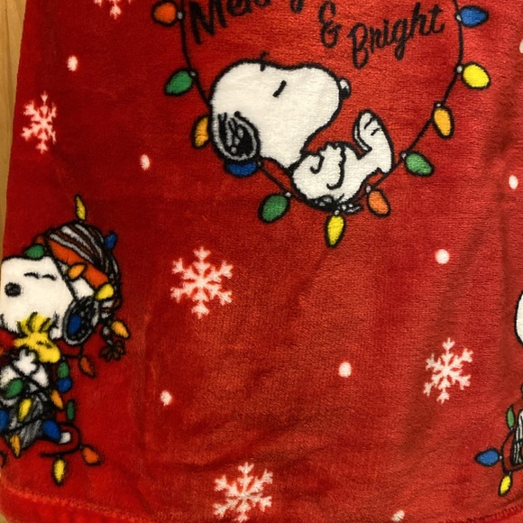 Berkshire Blanket Snoopy Red Merry Bright Christmas Velvet Throw Blanket NWT - Picture 3 of 3